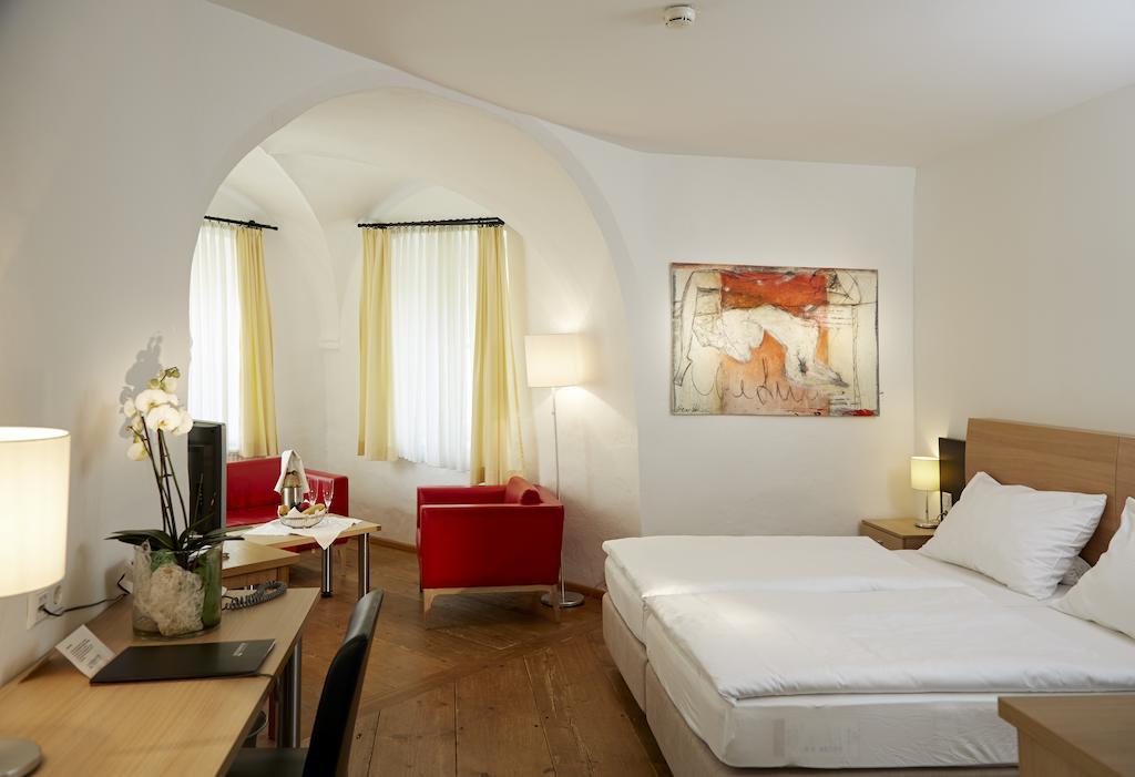 Wesenufer Hotel & Seminarkultur An Der Donau Chambre photo